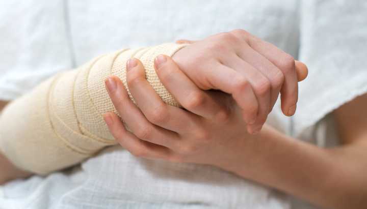 Traitement médicaux et chirurgicaux des fractures du poignet
