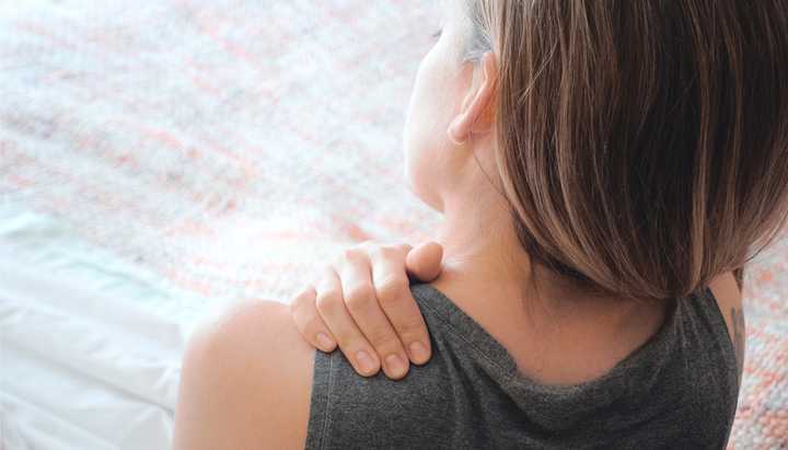 Douleur causée par de l'arthrose acromio-claviculaire au niveau de l'épaule